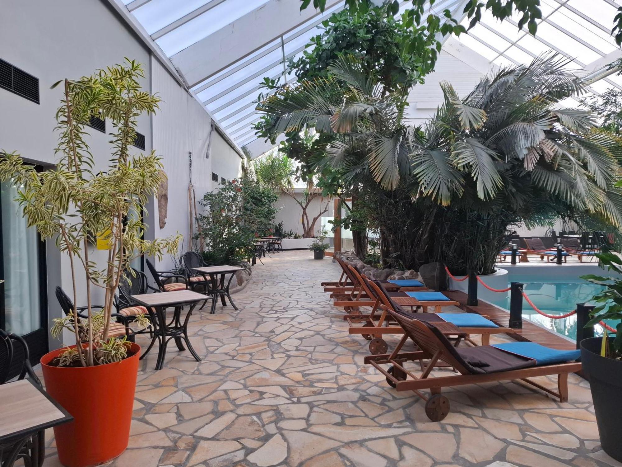 Tropical Hotel Durbuy Bagian luar foto